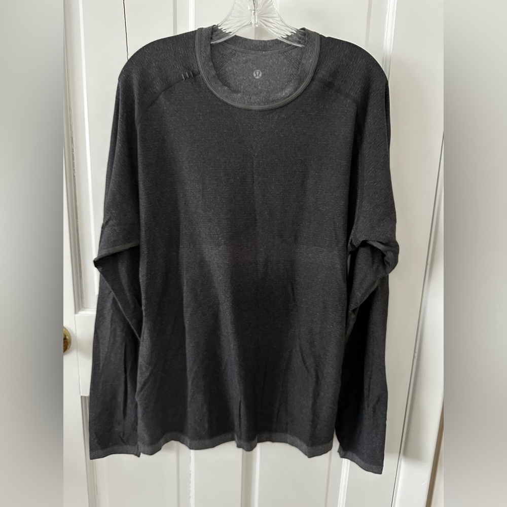 LULULEMON FOR MEN!  Activewear top size XL